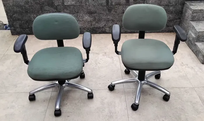 Vendo cadeiras usadas para escritorio