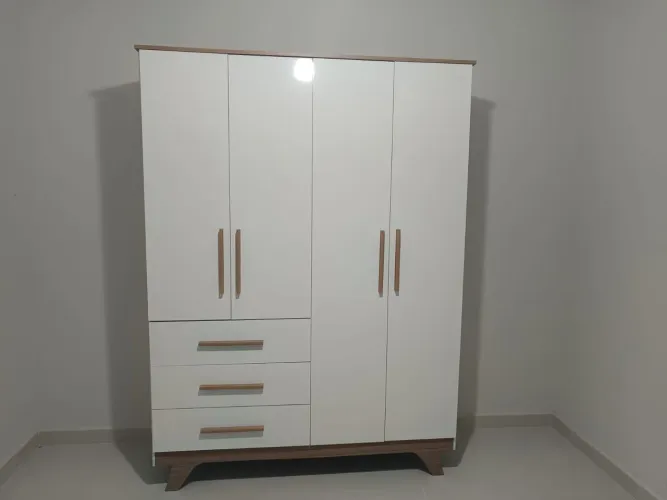 vendo Guarda roupas infantil, está novinho.