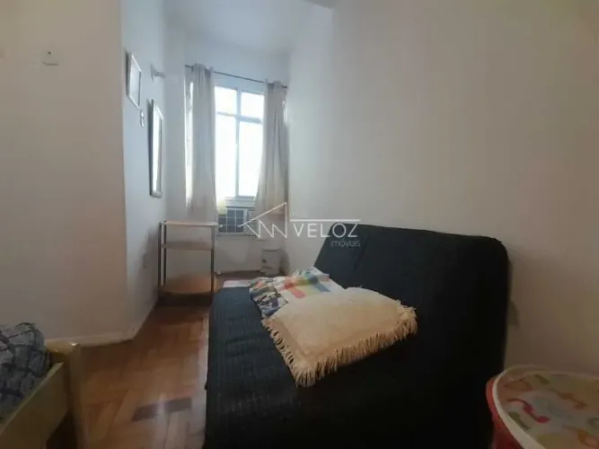 Apartamento - / Residencial / Glória