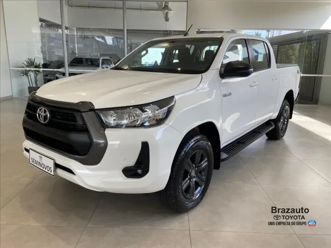Toyota Hilux CD SR 4X4 2.8 TDI Diesel Aut. 2025