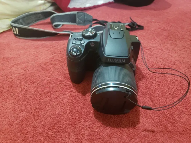 Fujifilm FinePix SL1000 