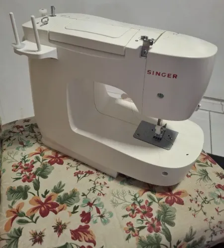 ? Máquina de Costura Singer M1605 110V ? NOVA, NUNCA USADA