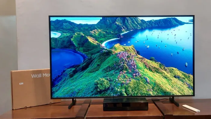 Televisão Samsung de 55 polegadas modelo The frame conhecida como tv quadro