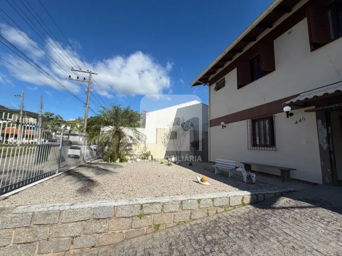 Casa de 3 quartos mobiliada no Santa Mônica