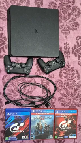 PS4 + 2 controles originais + 3 jogos