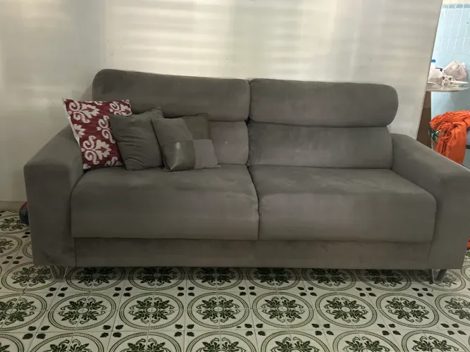 Sofá 3 lugares retrátil em ótimo estado