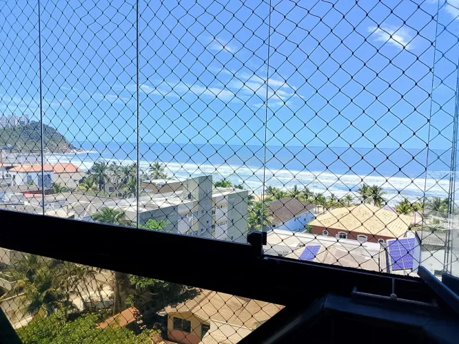 Apartamento à venda na Praia do Tombo, Guarujá - SP.