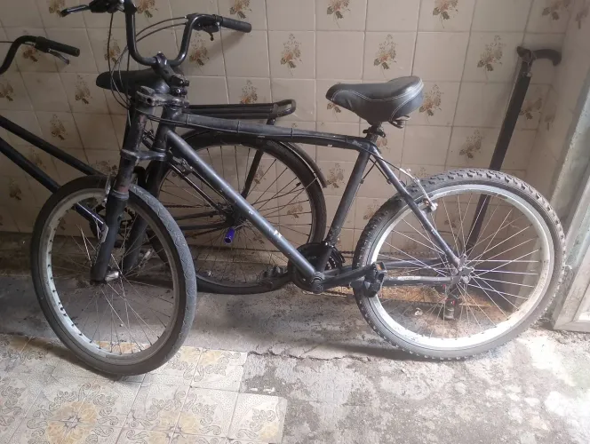 Bicicleta quadro de alumínio 450,00 LEIA