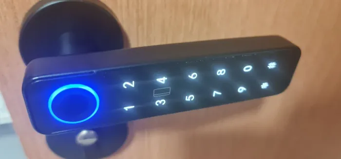 Fechadura Eletronica Biométrica, senha, tag e chave.