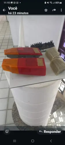 Lanternas dianteira e traseira mais caixa de fusíveis da Paraty 1989