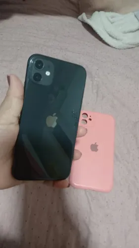 Vendo celular iPhone 11 sem marca de uso perfeito 