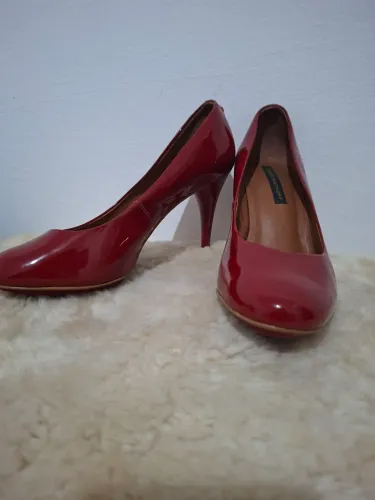 Scarpin vermelho Divo, Jorge Bischoff, n° 37