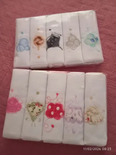 Fraldas de pano com 5 unidades.26$ cada pacote