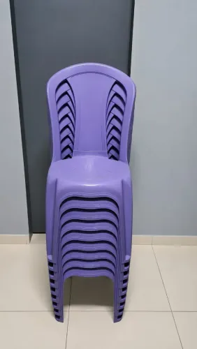 Cadeiras plástica para loja de açaí