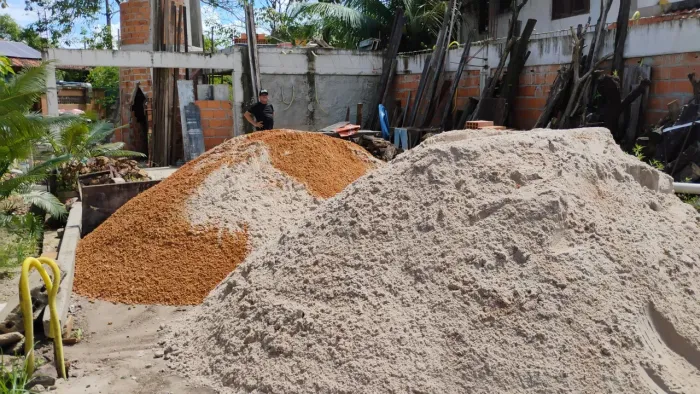 Seixos,  Areia branca, Aterros em geral