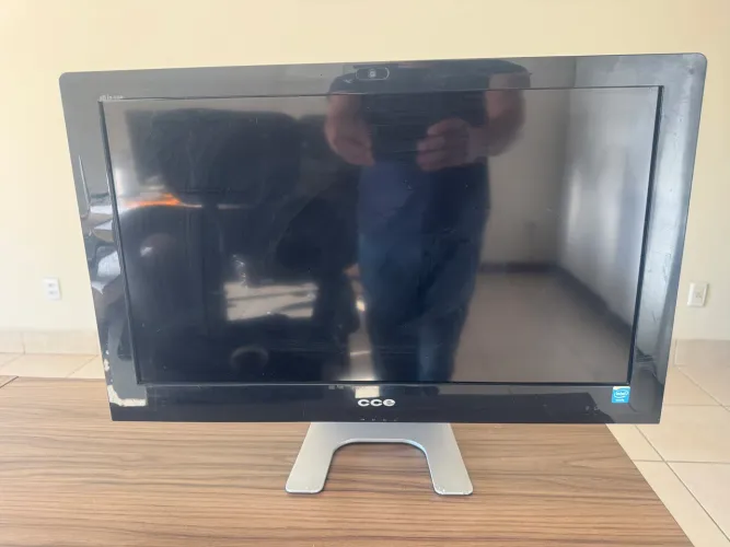 Computador All In One CCE 24?