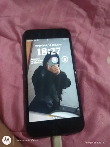 Vendo iPhone 8 normal 250 faço entrega 