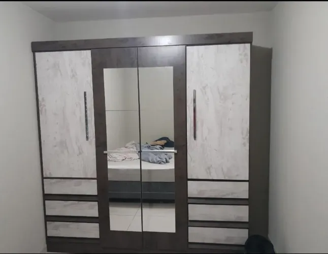 Vendo guarda roupa semi novo