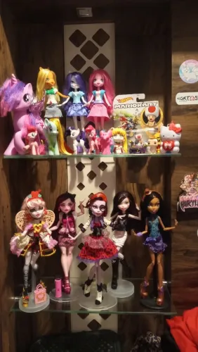 Monster High e My Little Pony, Vendo ou troco
