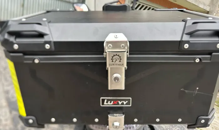 BAÚ PARA MOTO LUXYY 70 LITROS - ALUMÍNIO PREMIUM 