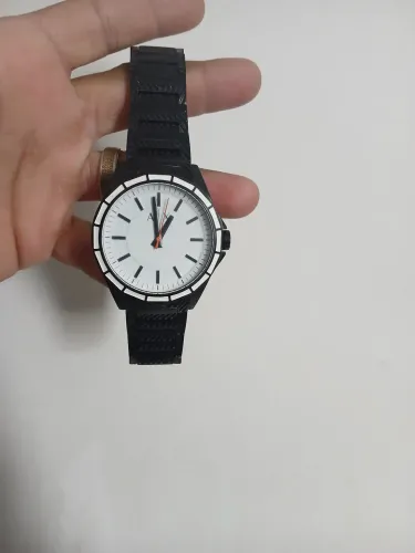 Relógio de 2.000 reais por 900 armani ax