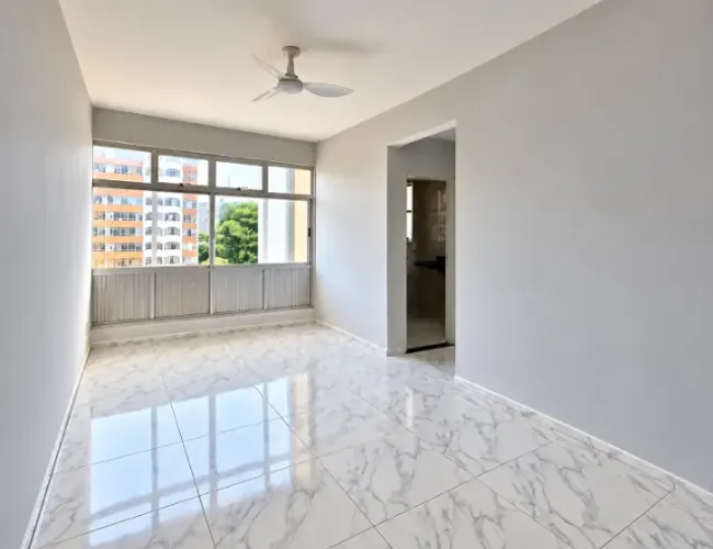 Apartamento de 1 quarto com vaga à venda na Barra | Edifício Maria Cristina R$ 440.000 |