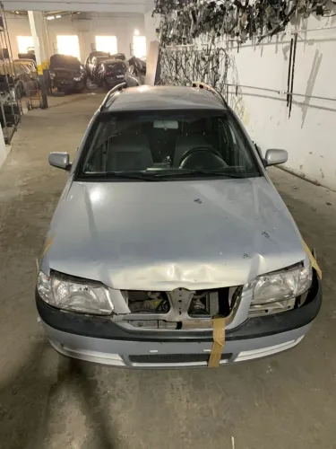 Volkswagen Parati 1.8 8v gasolina MI . Somente venda de peças separadas.