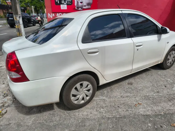 Toyota Etios XS Sedan 1.5 Flex 16V 4P Mec. 2017