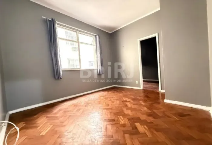 Oportunidade no Coração da Tijuca! 2 quartos colado na Saens Peña. 320 mil, estuda propost