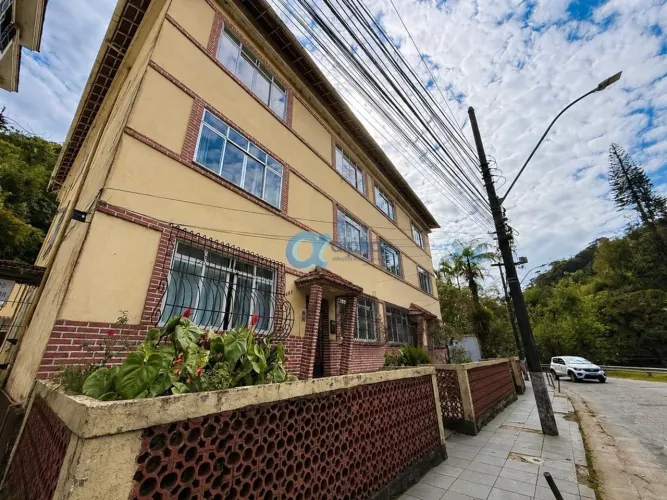 Apartamento próximo a FASE - Av. Barão do Rio Branco - Petrópolis/RJ