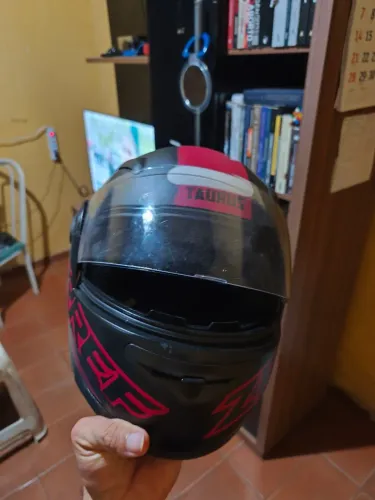 Capacete Taurus 