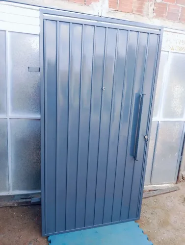 Portão em chapa galvanizada