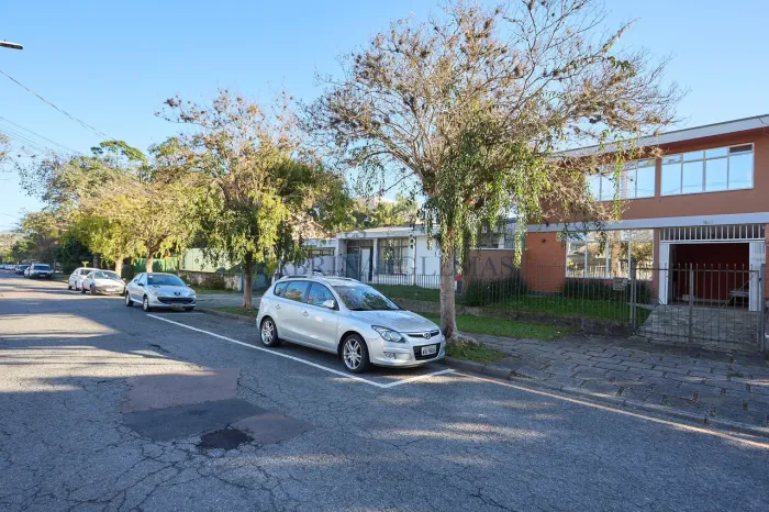 Casa comercial para alugar com 6 salas no Hugo Lange