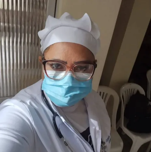 Cuidadora de pessoas idosas e acompanhante hospitalares disponível