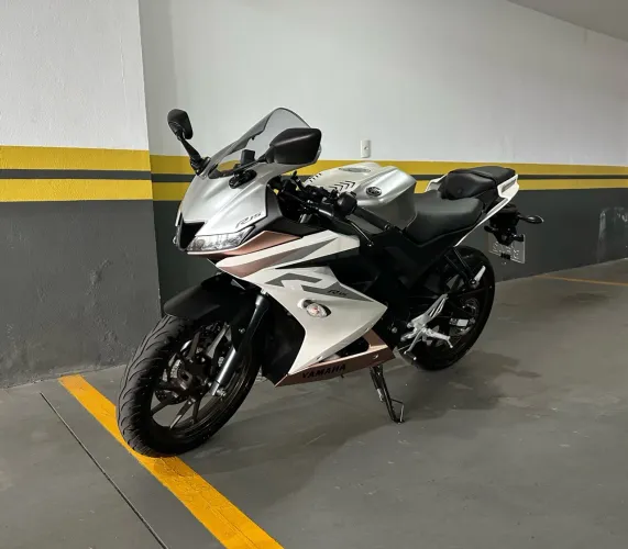 YAMAHA R15 2026