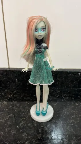 Rochelle haunted monster high