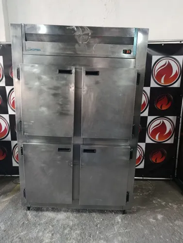 Geladeira industrial 4 portas 220 volts marca kofisa 800 litros usada funcionando