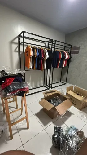 VENDO ESTRUTURA DE LOJA DE ROUPA MASCULINA