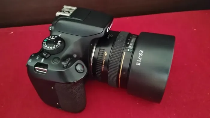 CAMERA REBEL T6 + LENTE EF 50mm f/1.4 USM - Clássica e versátil 2 BATER