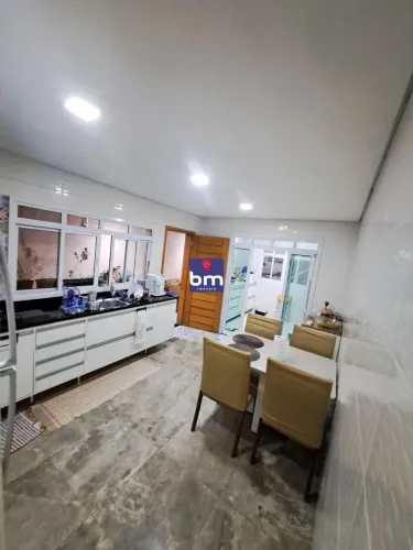 Casa à venda em São Paulo, Interlagos, com 3 suítes, com 200 m²