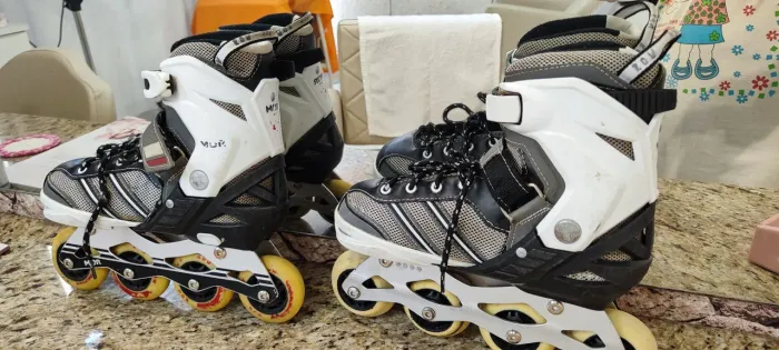 Patins Roller Inline MOR Profissional Ajustável (Tam 35 ao 38) - Barato