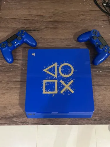 Ps4 azul edição especial + 2 controles originais