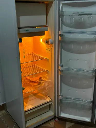 Vendo Geladeira Consul 