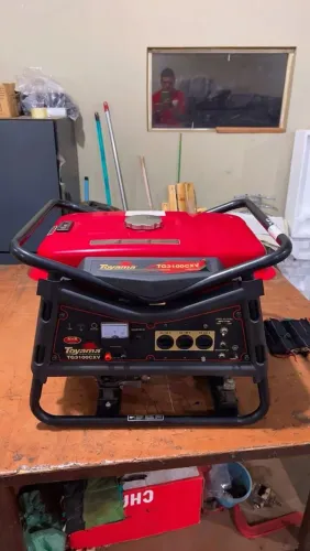 Vendo gerador toyama 3100 watts com nota fiscal ZAP *