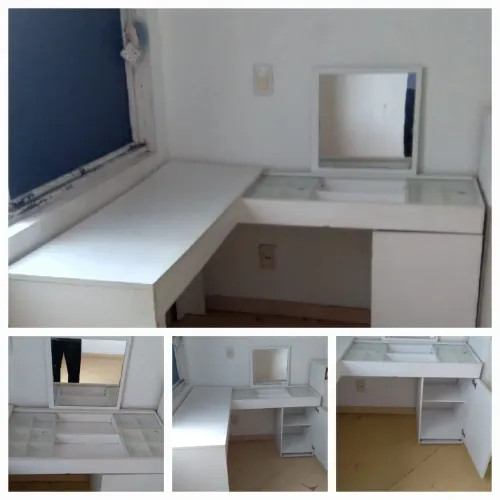 Mesa com porta joia e penchadeira