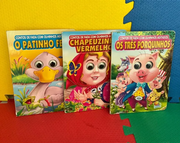 3 livros infantis com olhos móveis e capa dura 