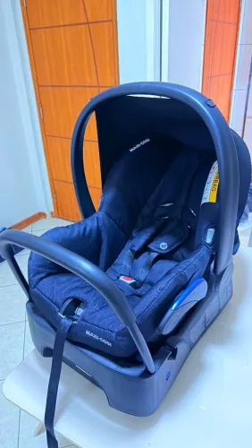 Bebê Conforto Maxi-Cosi Citi com Base (Cor: Essential Black)
