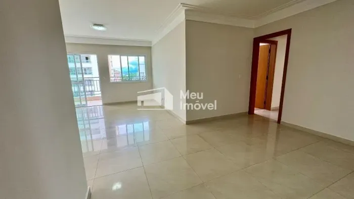 Locação - Imóvel possui 180 metros quadrados com 4 quartos, 3 suítes, 2 vagas garagem