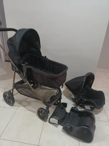 Carrinho Moisés+ base e bebê conforto Galzerano 