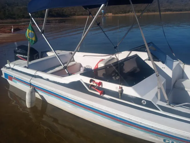 Lancha cobra 22